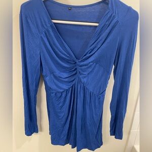 Blue longsleeve shirt